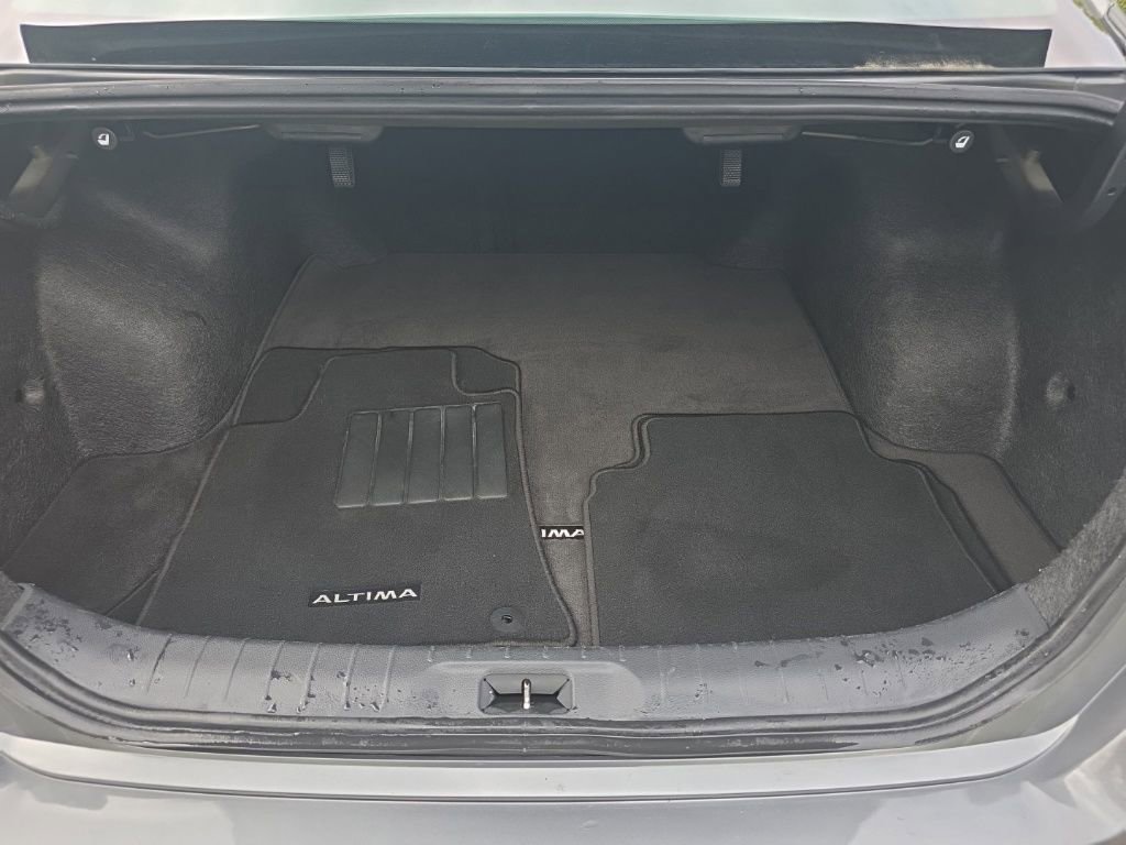 Used 2025 Nissan Altima 2.5 SV image 32