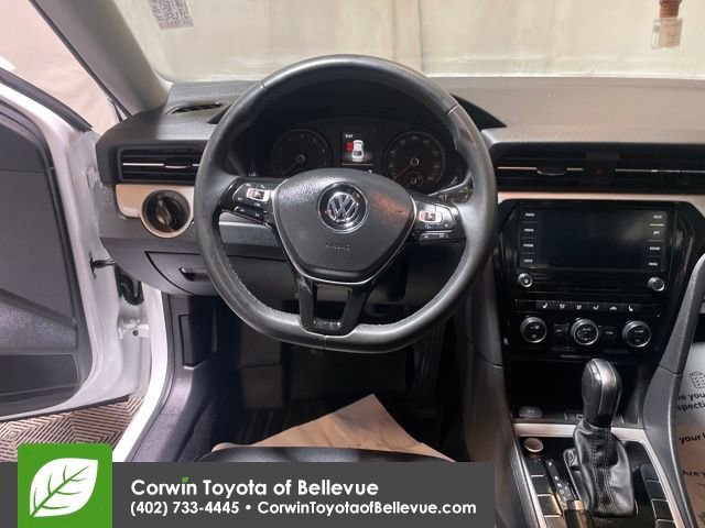 Used 2022 Volkswagen Passat 2.0T SE image 21