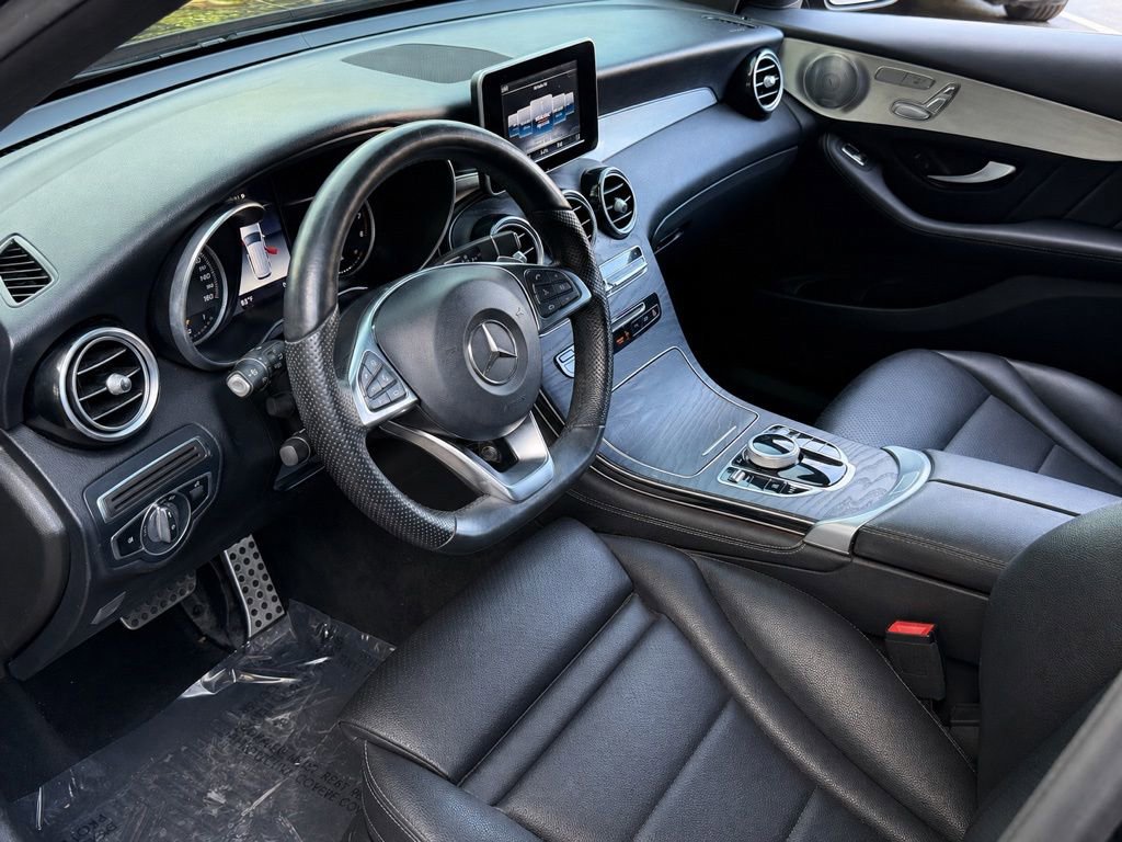 Used 2019 Mercedes-Benz GLC 300 4MATIC image 24