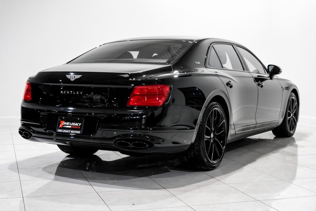 Used 2024 Bentley Flying Spur V8 image 4