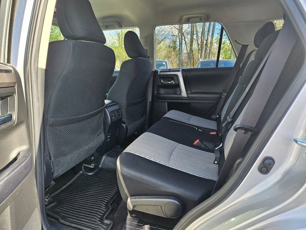 Used 2019 Toyota 4Runner SR5 AWD/4WD image 17