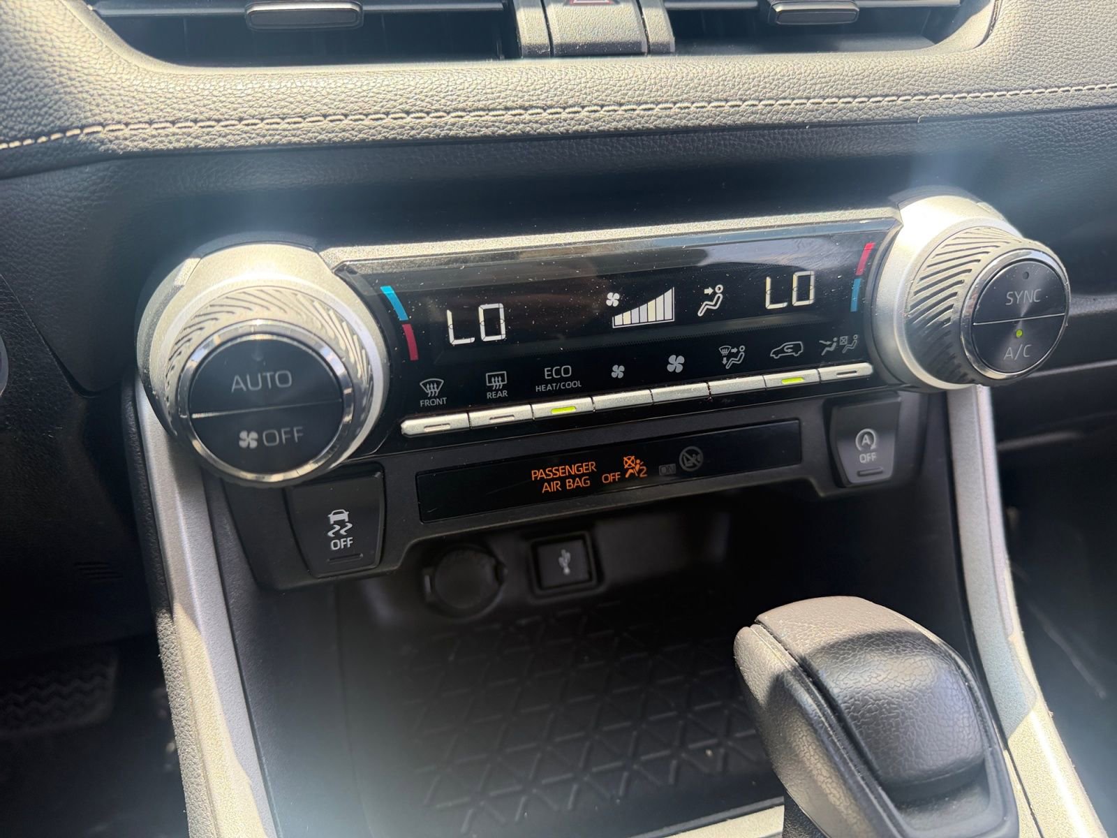 Certified 2021 Toyota RAV4 XLE FWD image 17