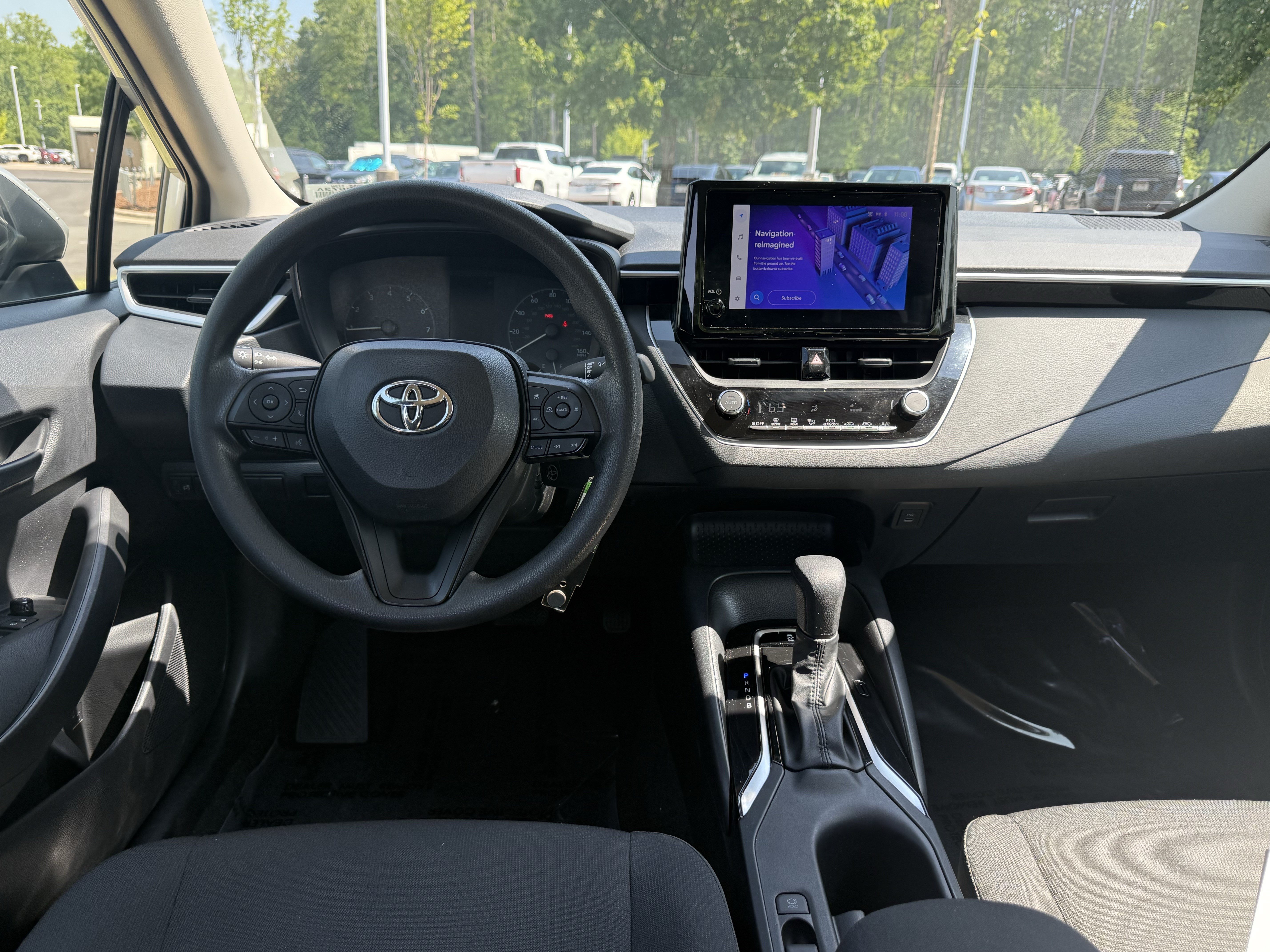 Used 2023 Toyota Corolla LE FWD image 28