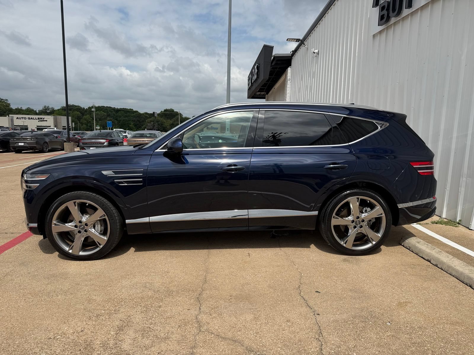 Used 2024 Genesis GV80 3.5T Advanced AWD/4WD image 3