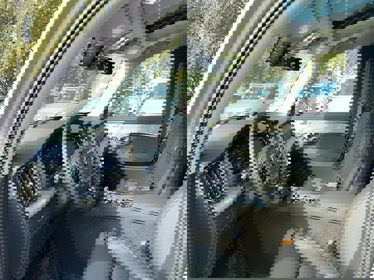 New 2026 Volvo XC90 T8 Ultra w/ Lounge Package image 11