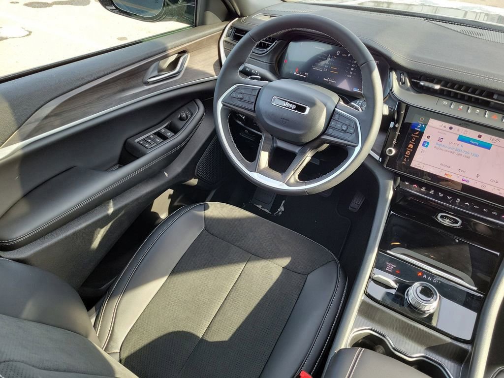 New 2026 Jeep Grand Cherokee Altitude image 8