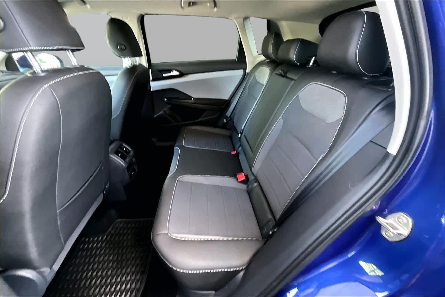 Certified 2023 Volkswagen Taos SE FWD image 21