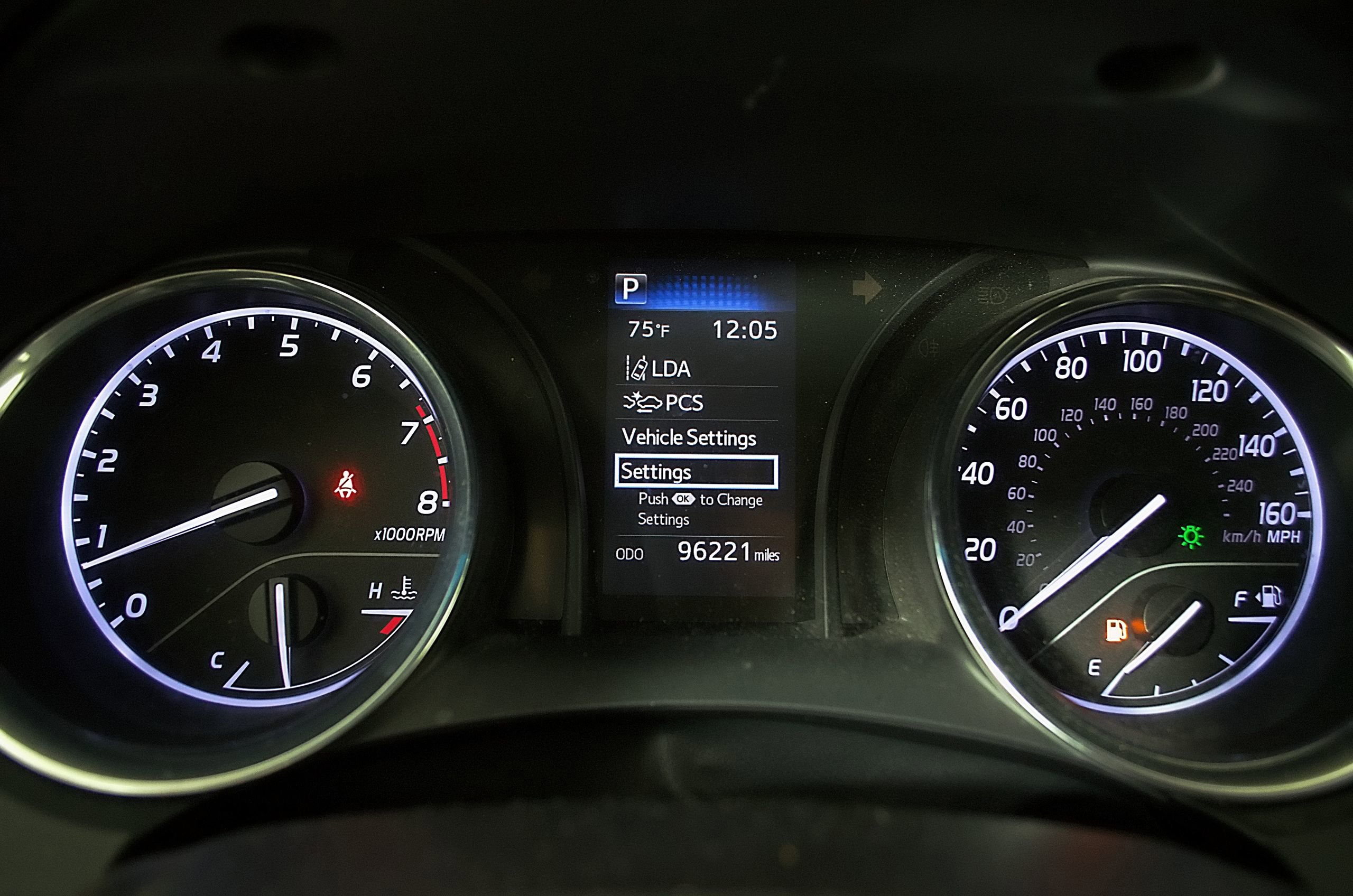 Used 2020 Toyota Camry SE FWD image 17