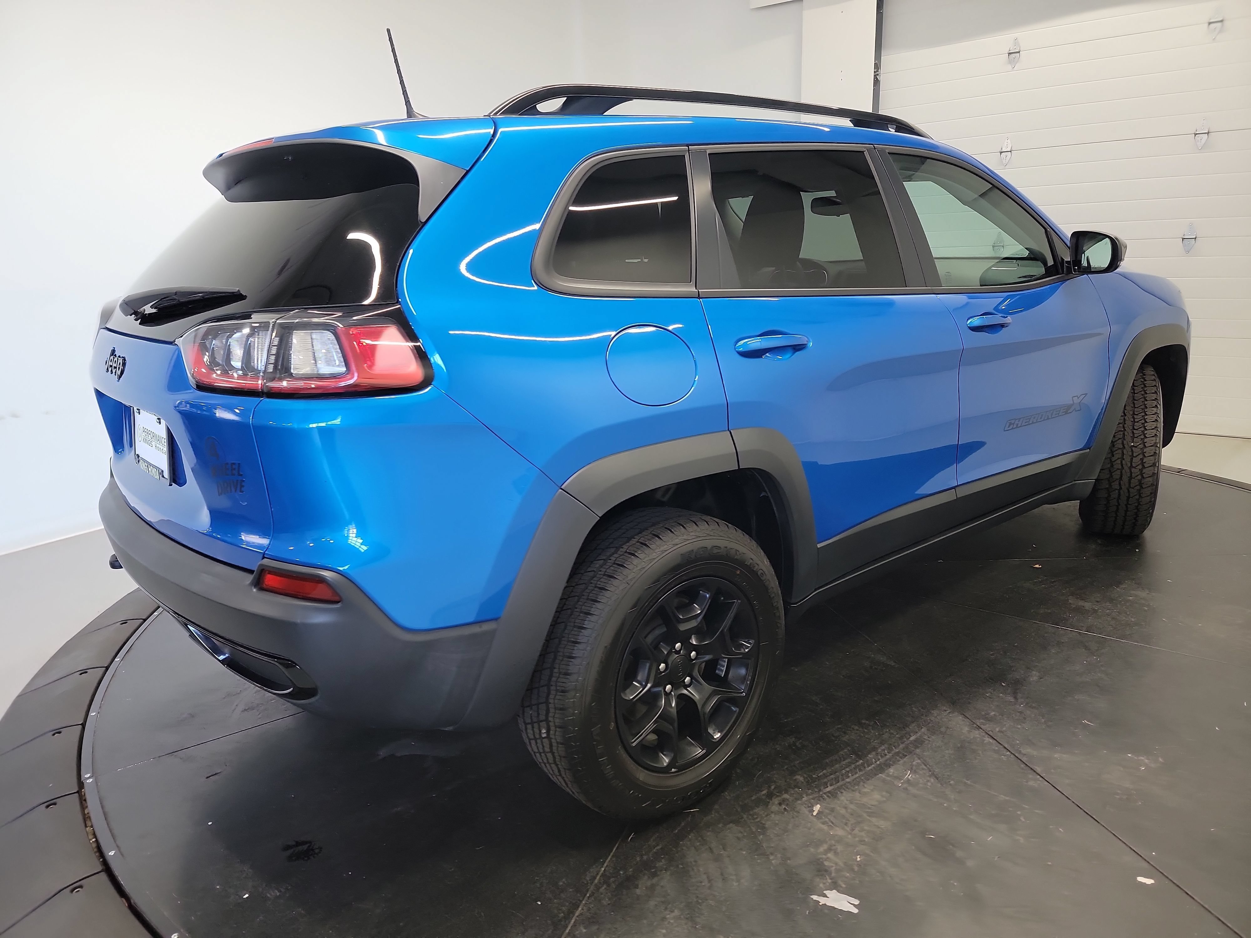 Used 2022 Jeep Cherokee Latitude w/ Sun & Sound Group AWD/4WD image 9