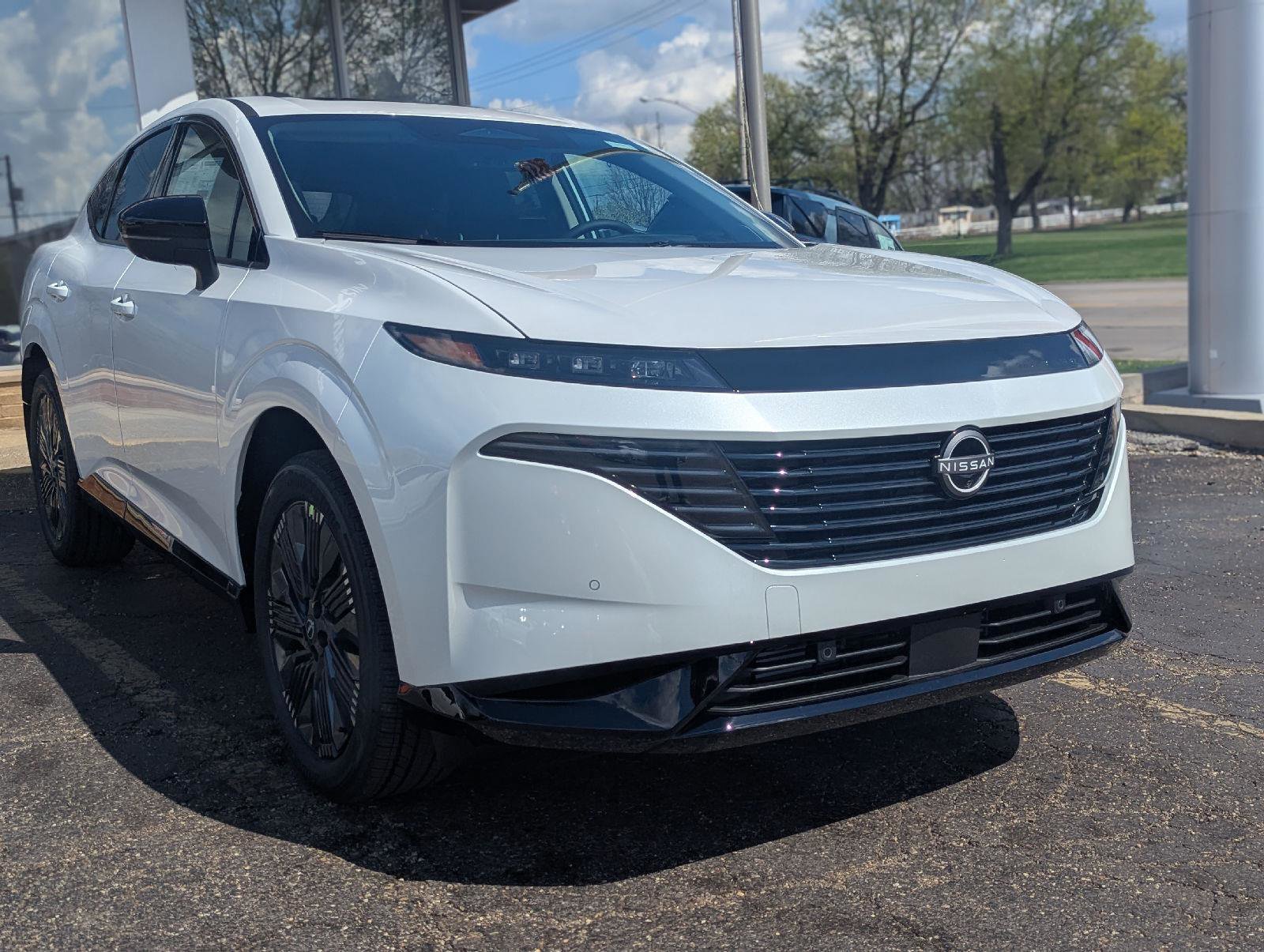 New 2026 Nissan Murano Platinum w/ Cargo Package AWD/4WD image 1