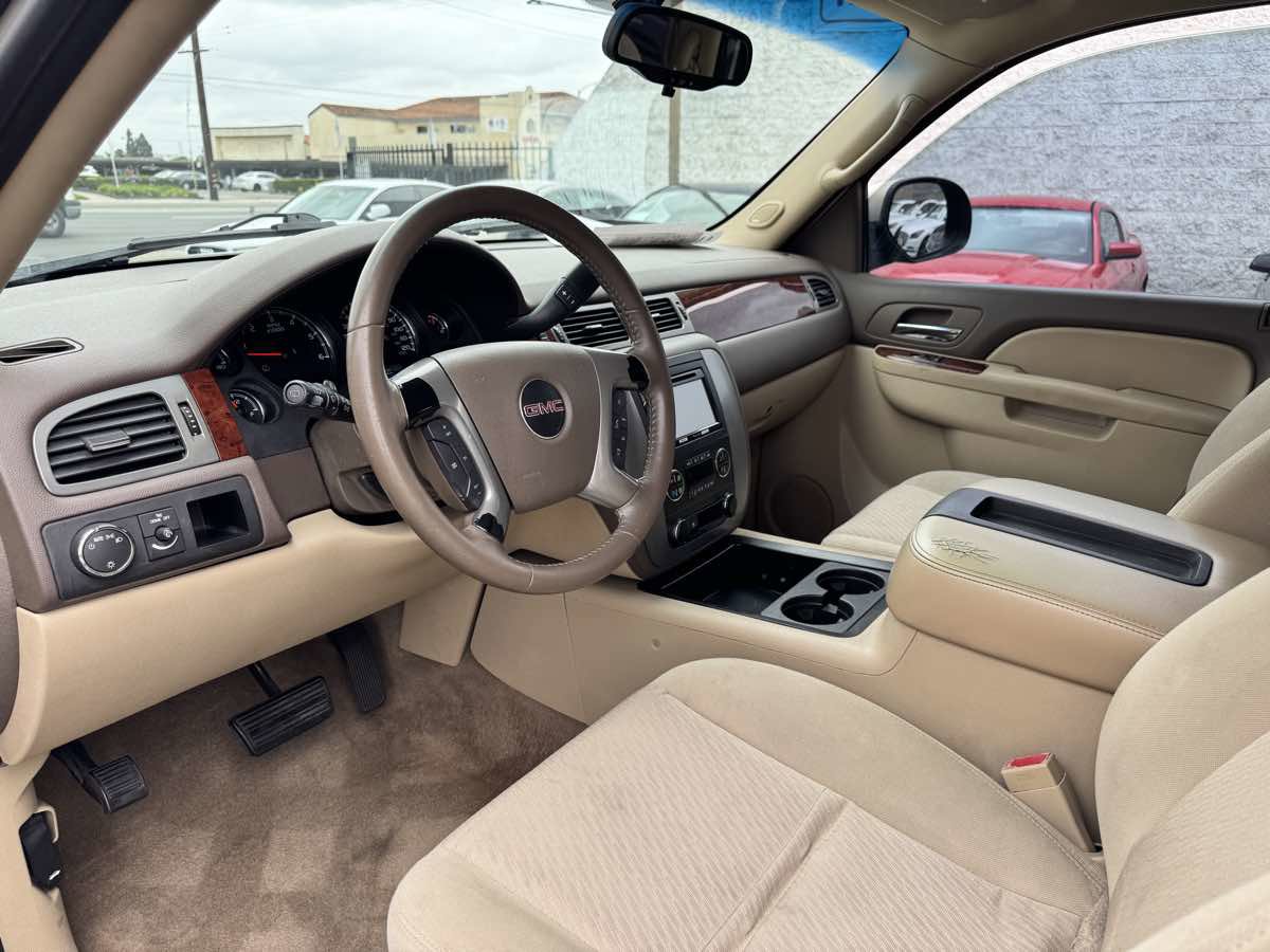 Used 2011 GMC Yukon SLE RWD image 37