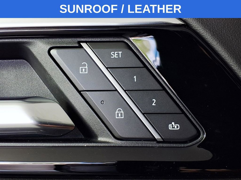 Used 2025 Chevrolet Tahoe Z71 w/ Comfort Package AWD/4WD image 19