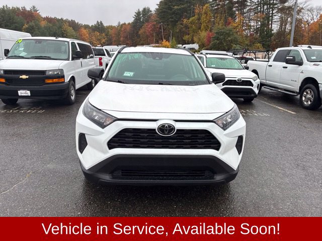 Used 2021 Toyota RAV4 LE AWD/4WD image 2