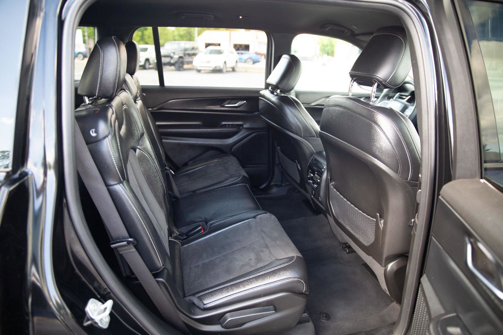 Used 2024 Jeep Grand Cherokee L Laredo image 26