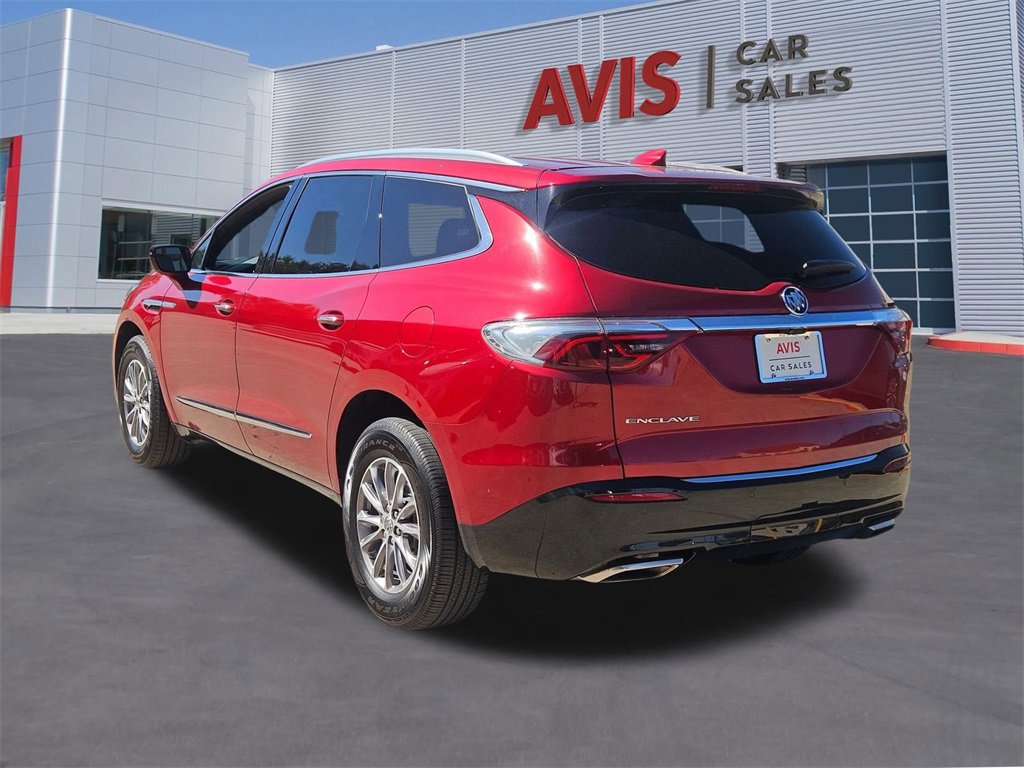 Used 2024 Buick Enclave Premium image 3