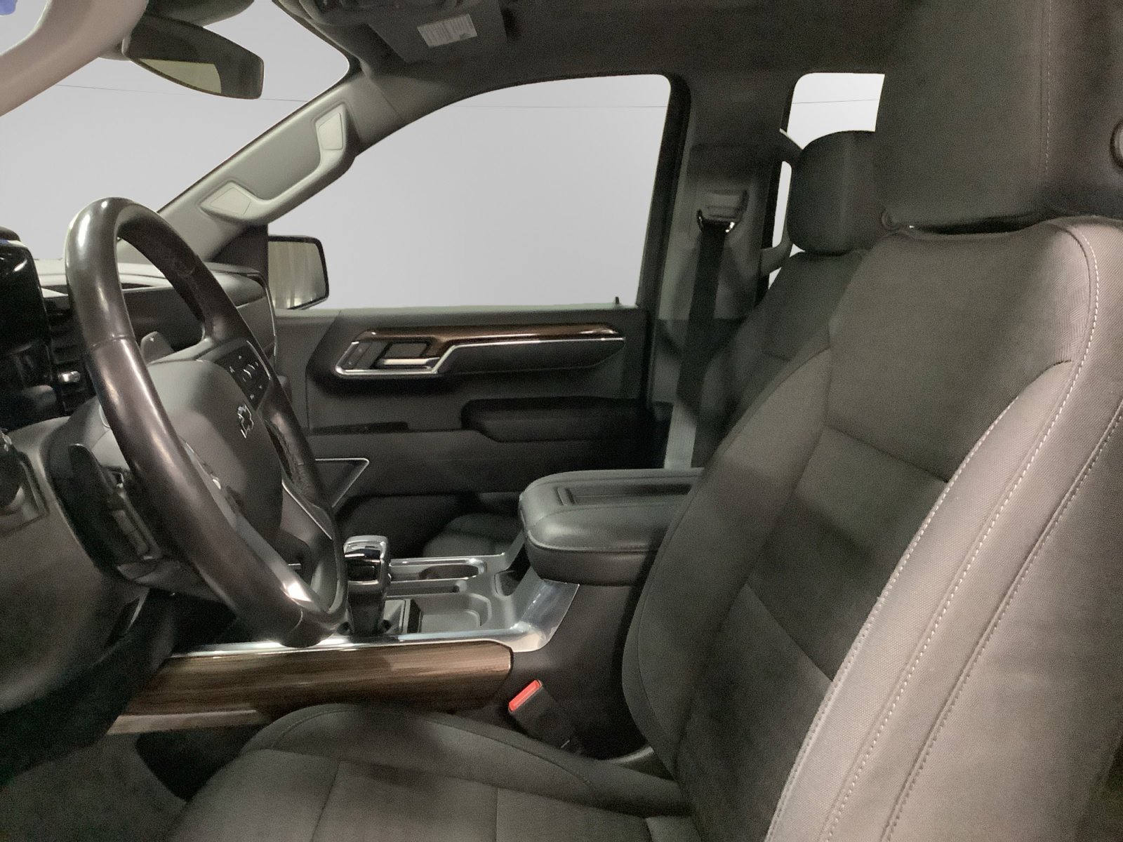 Used 2022 Chevrolet Silverado 1500 LT Trail Boss w/ Protection Package image 9