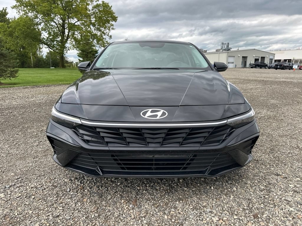 Used 2024 Hyundai Elantra SEL FWD image 2