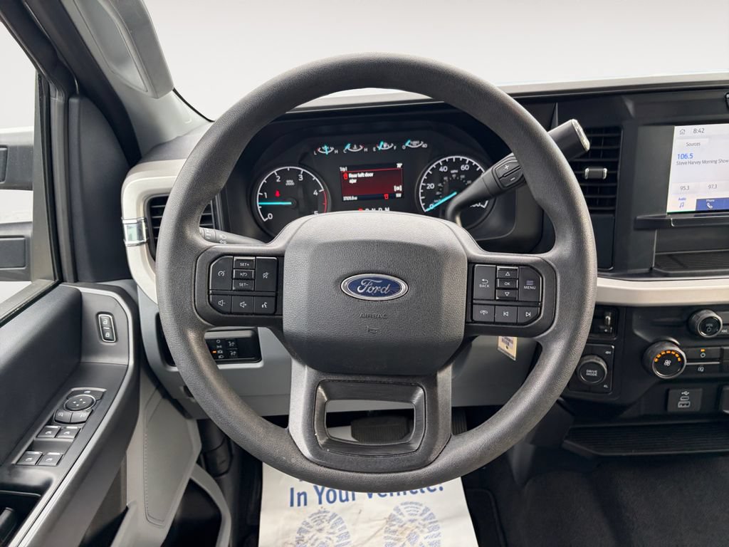 Used 2025 Ford F250 XLT AWD/4WD image 12