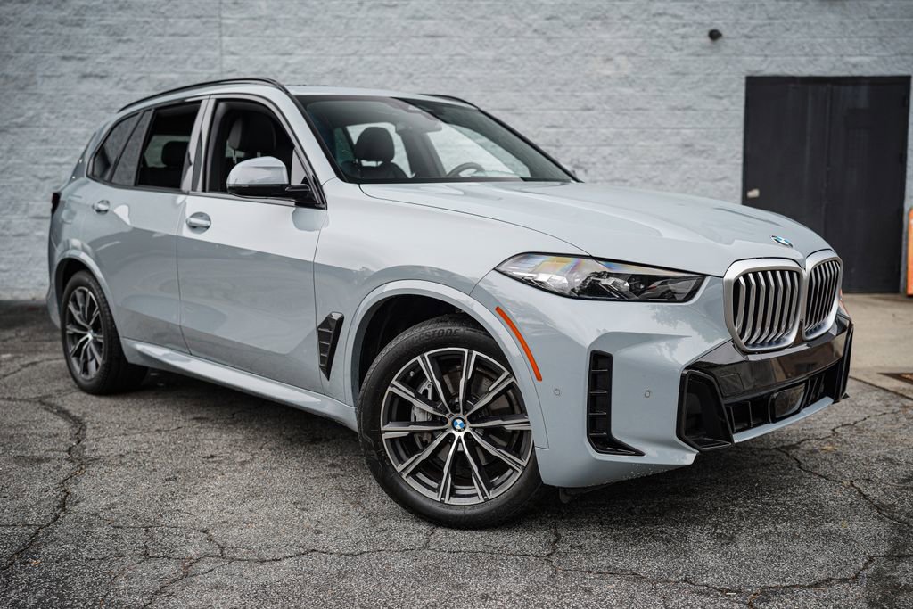 Used 2024 BMW X5 xDrive40i w/ M Sport Package AWD/4WD image 8
