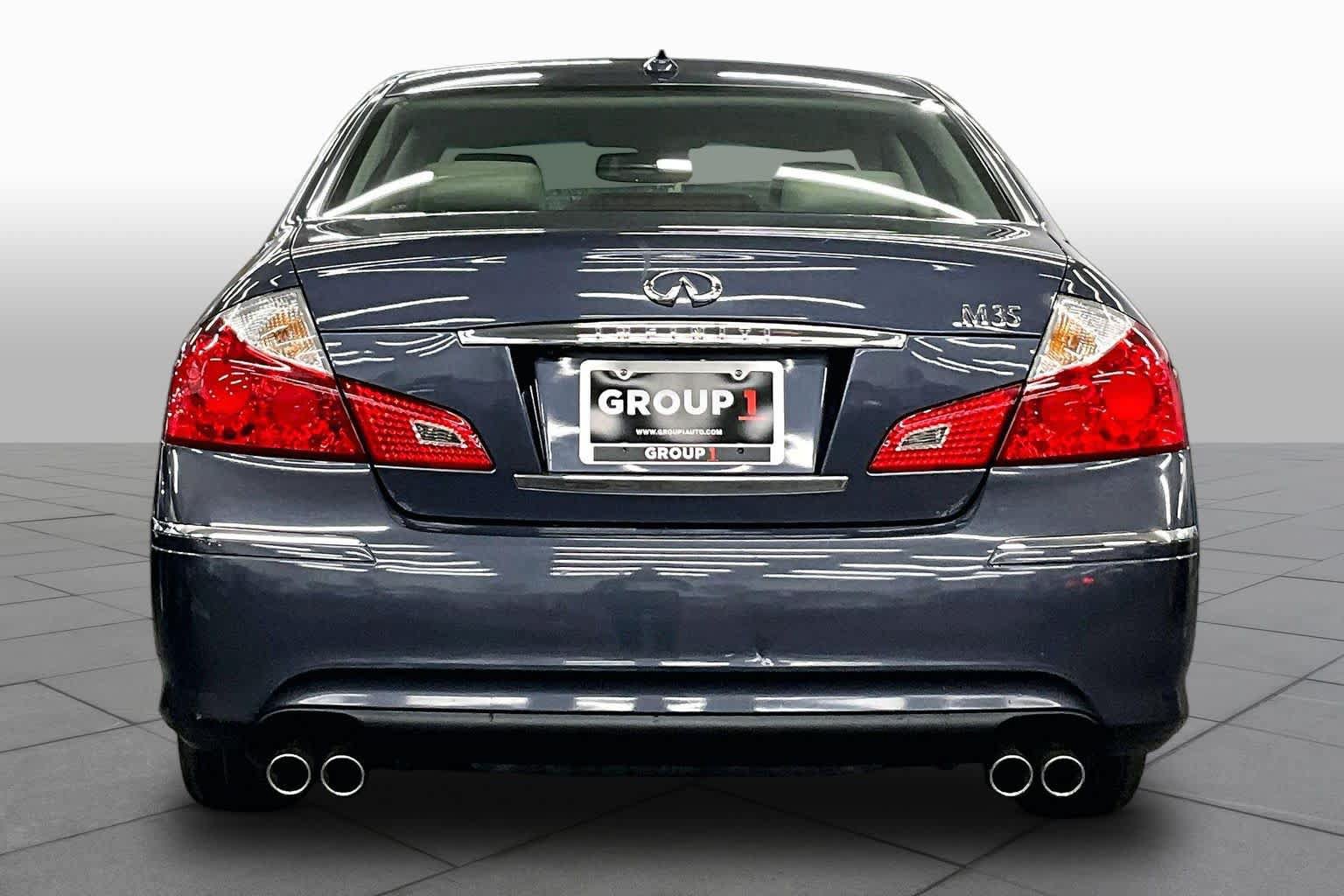 Used 2010 INFINITI M35 w/ Technology Pkg RWD image 4
