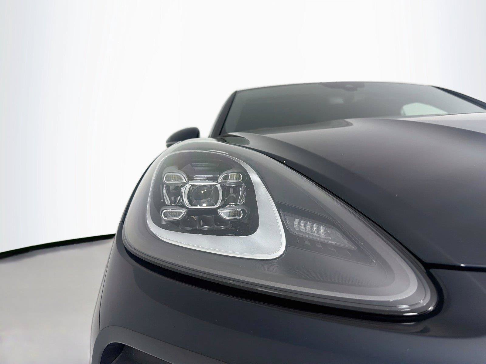Certified 2023 Porsche Cayenne Platinum Edition AWD/4WD image 29