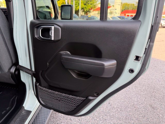 Used 2024 Jeep Wrangler Unlimited w/ Convenience Group AWD/4WD image 20