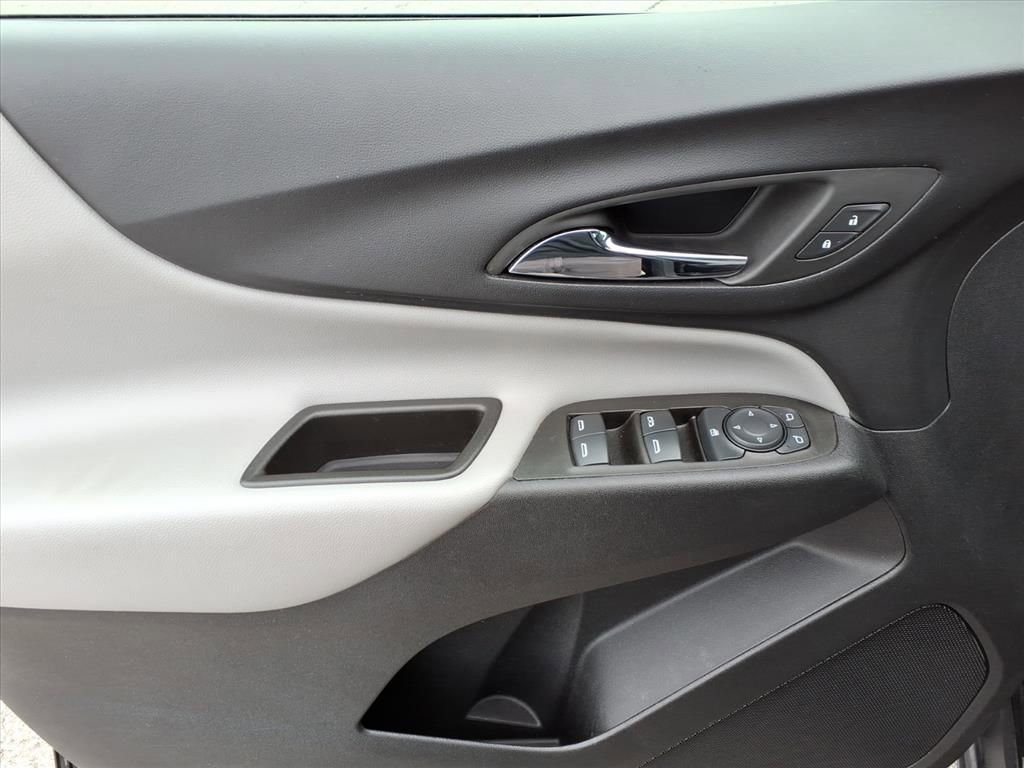 Used 2023 Chevrolet Equinox LS w/ LS Convenience Package image 16