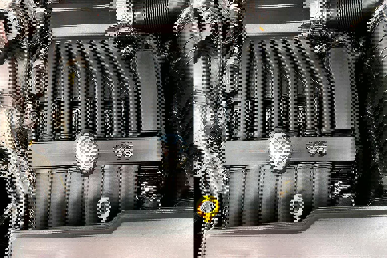 Used 2022 Volkswagen Atlas Cross Sport SEL R-Line image 34