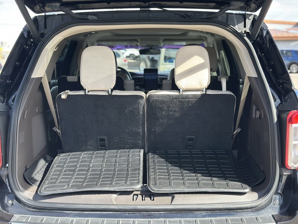 Used 2021 Ford Explorer Platinum w/ Equipment Group 601A image 10