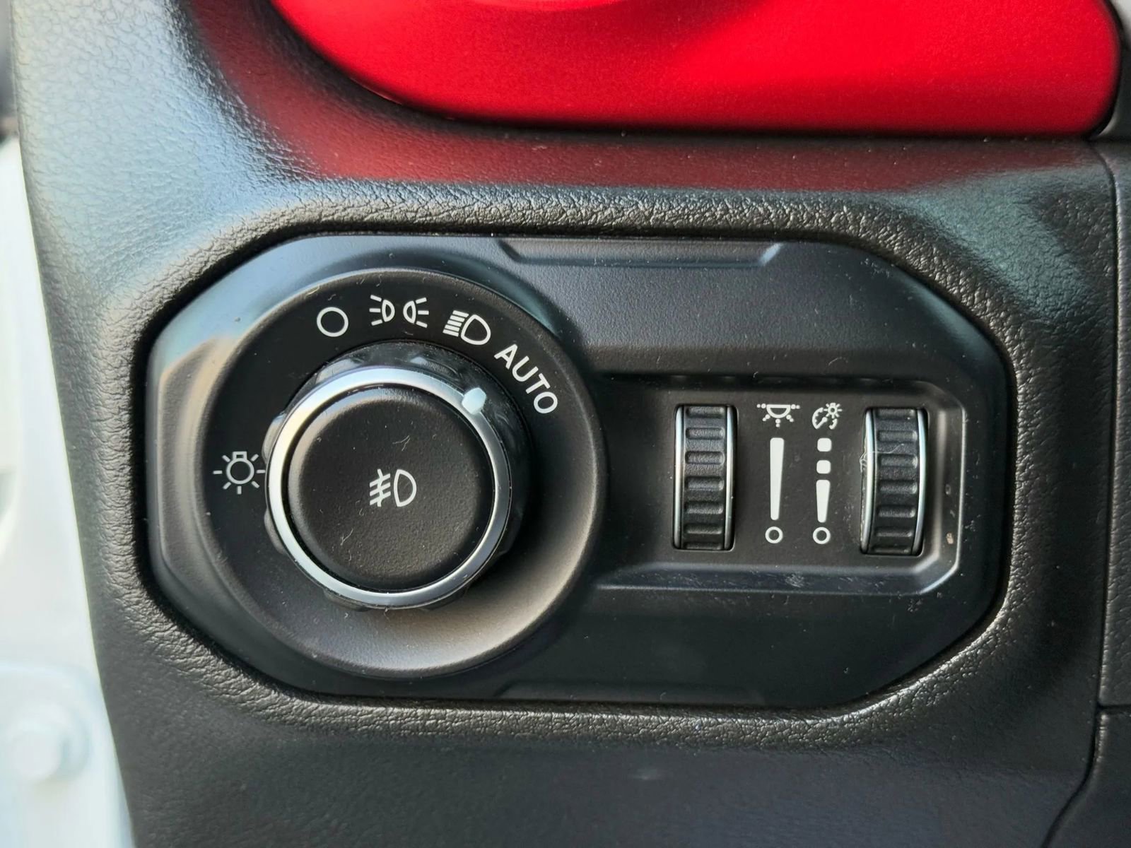 Used 2018 Jeep Wrangler Unlimited Rubicon image 27