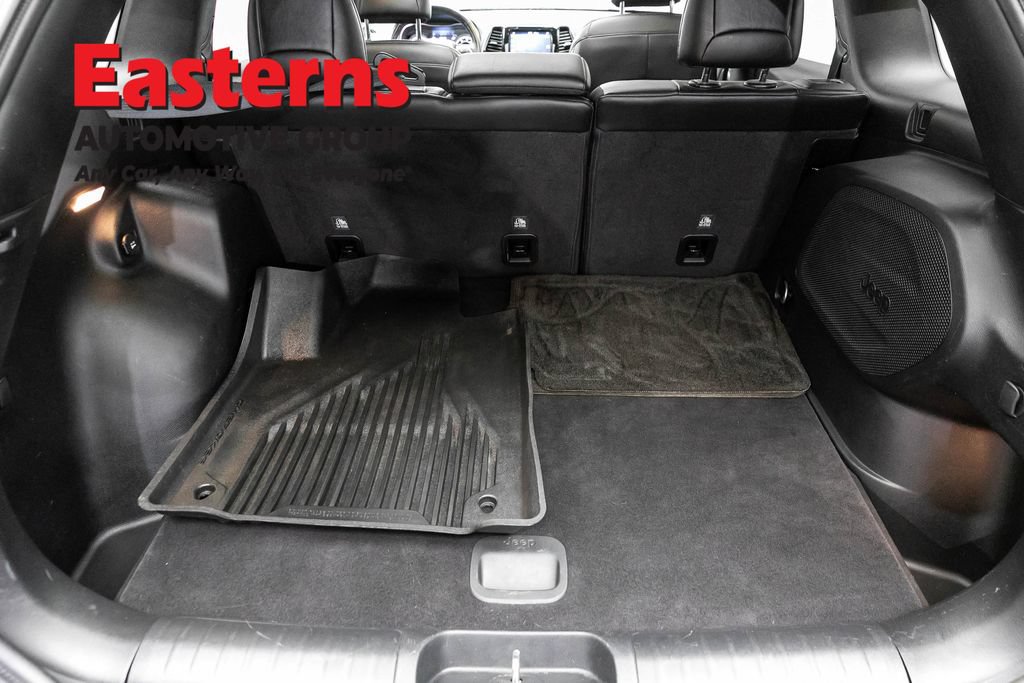 Used 2021 Jeep Cherokee Limited w/ Mopar Interior Package AWD/4WD image 9