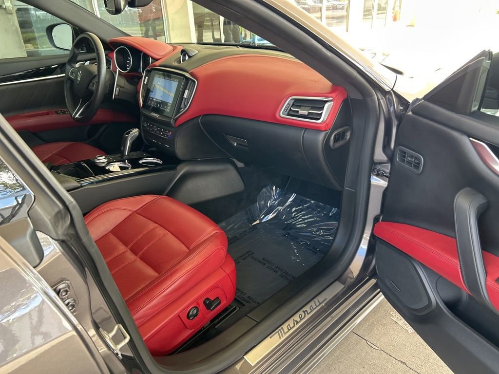 Used 2019 Maserati Ghibli S GranSport image 30
