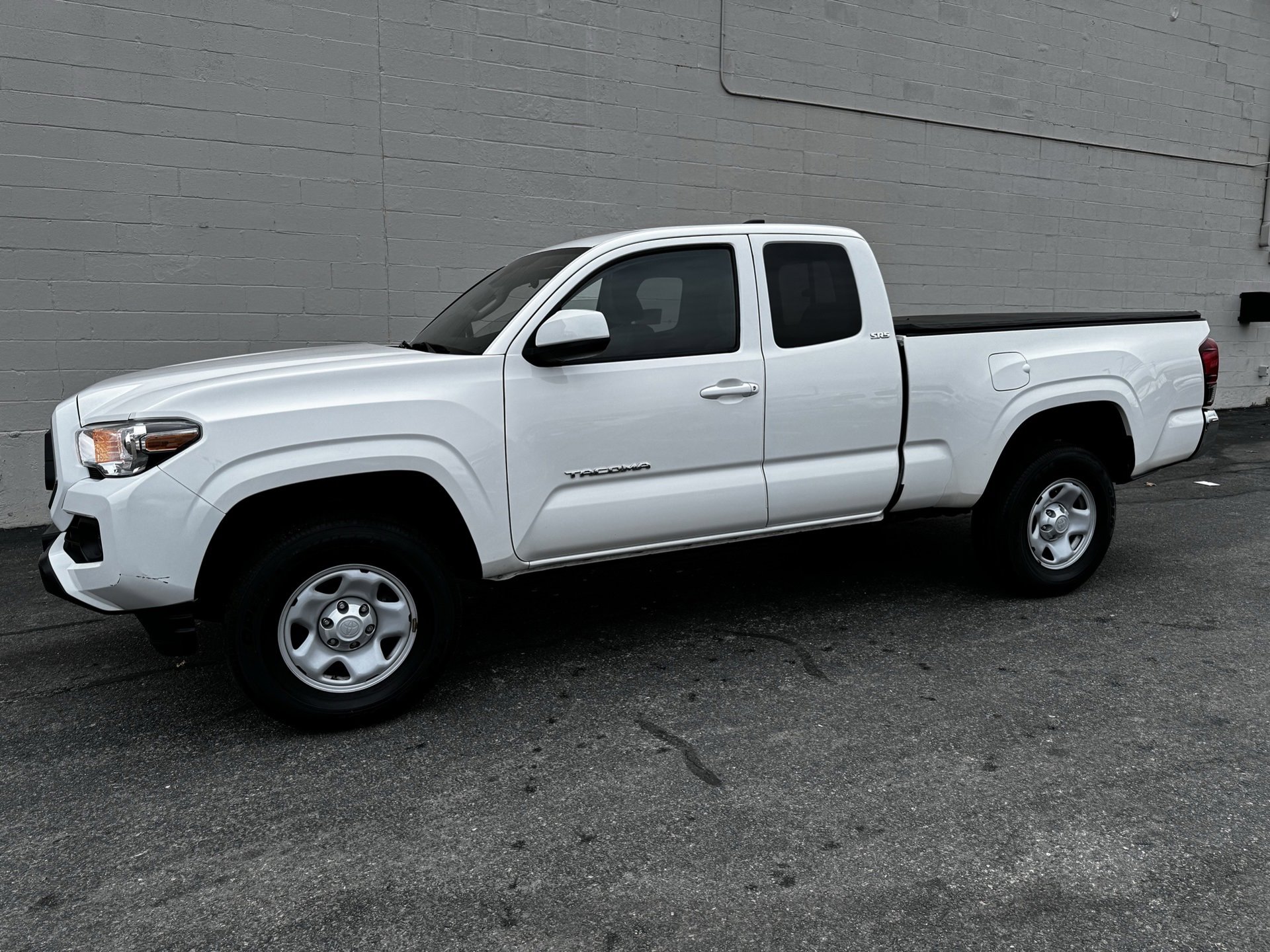 Used 2021 Toyota Tacoma SR5 image 1