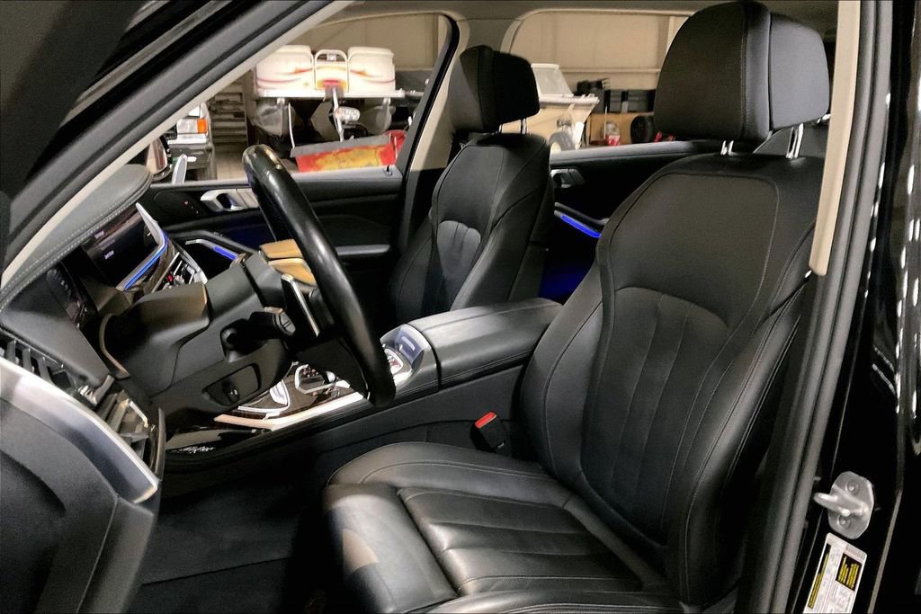 Used 2019 BMW X7 xDrive40i w/ Cold Weather Package image 24