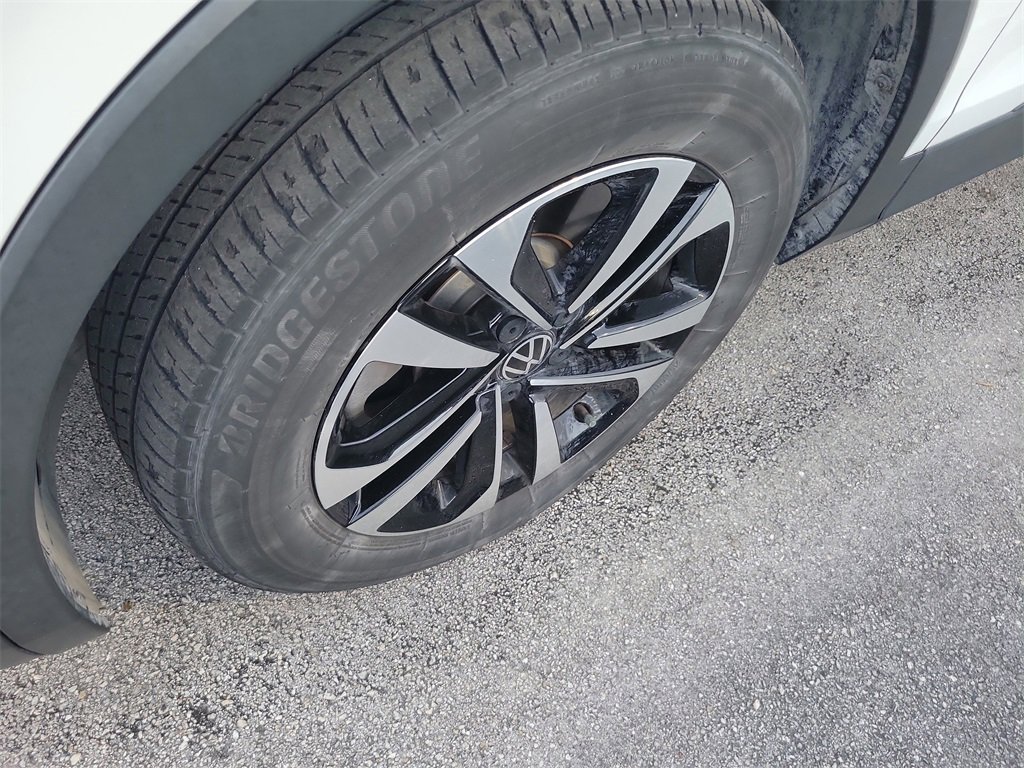 Certified 2024 Volkswagen Tiguan S image 5
