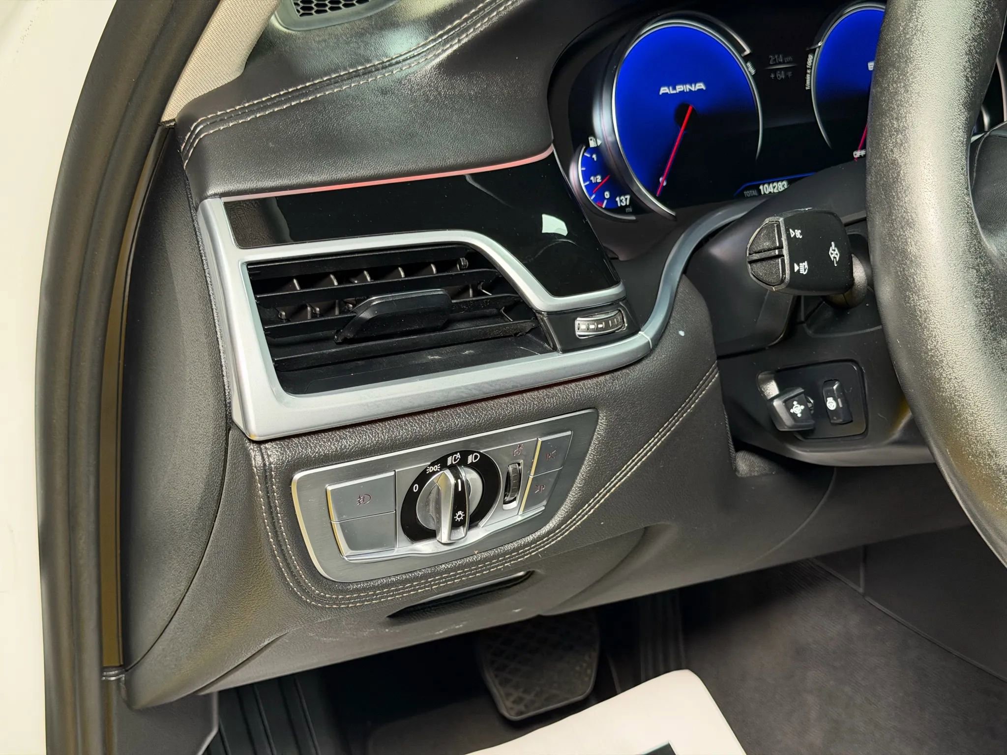 Used 2017 BMW 750i xDrive image 43