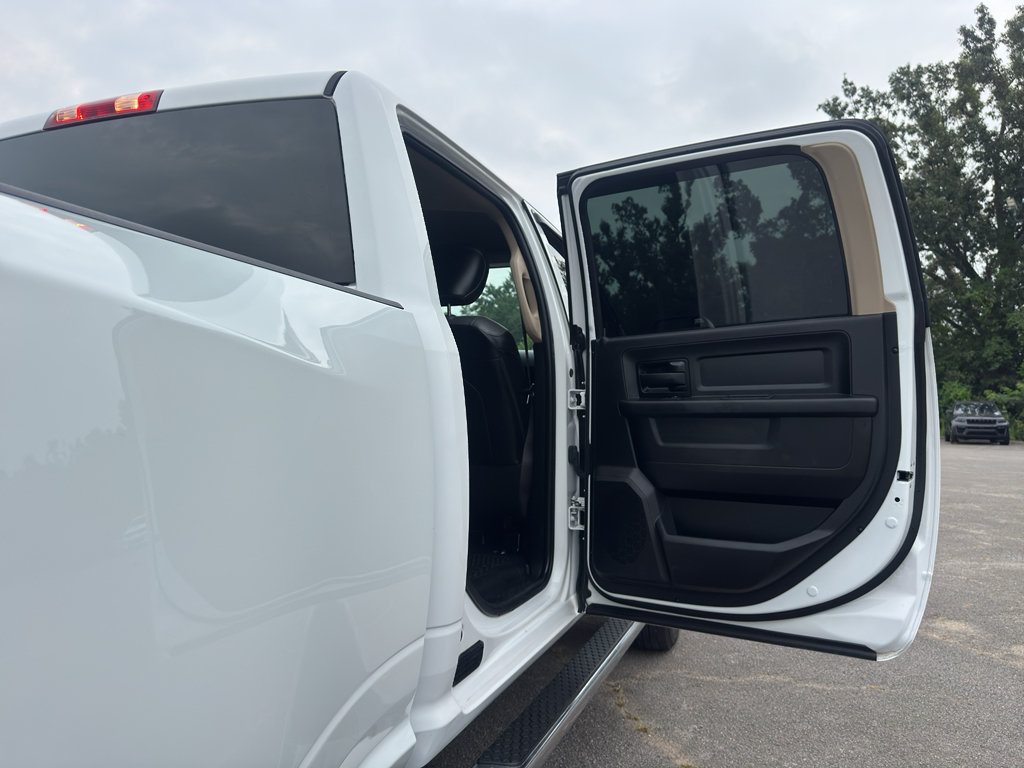 Used 2020 RAM 3500 Tradesman w/ Chrome Appearance Group AWD/4WD image 21
