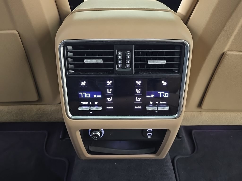 Certified 2023 Porsche Cayenne Platinum Edition AWD/4WD image 26