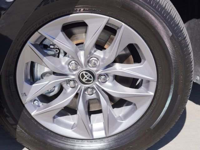 Used 2024 Toyota Sienna XLE FWD image 10