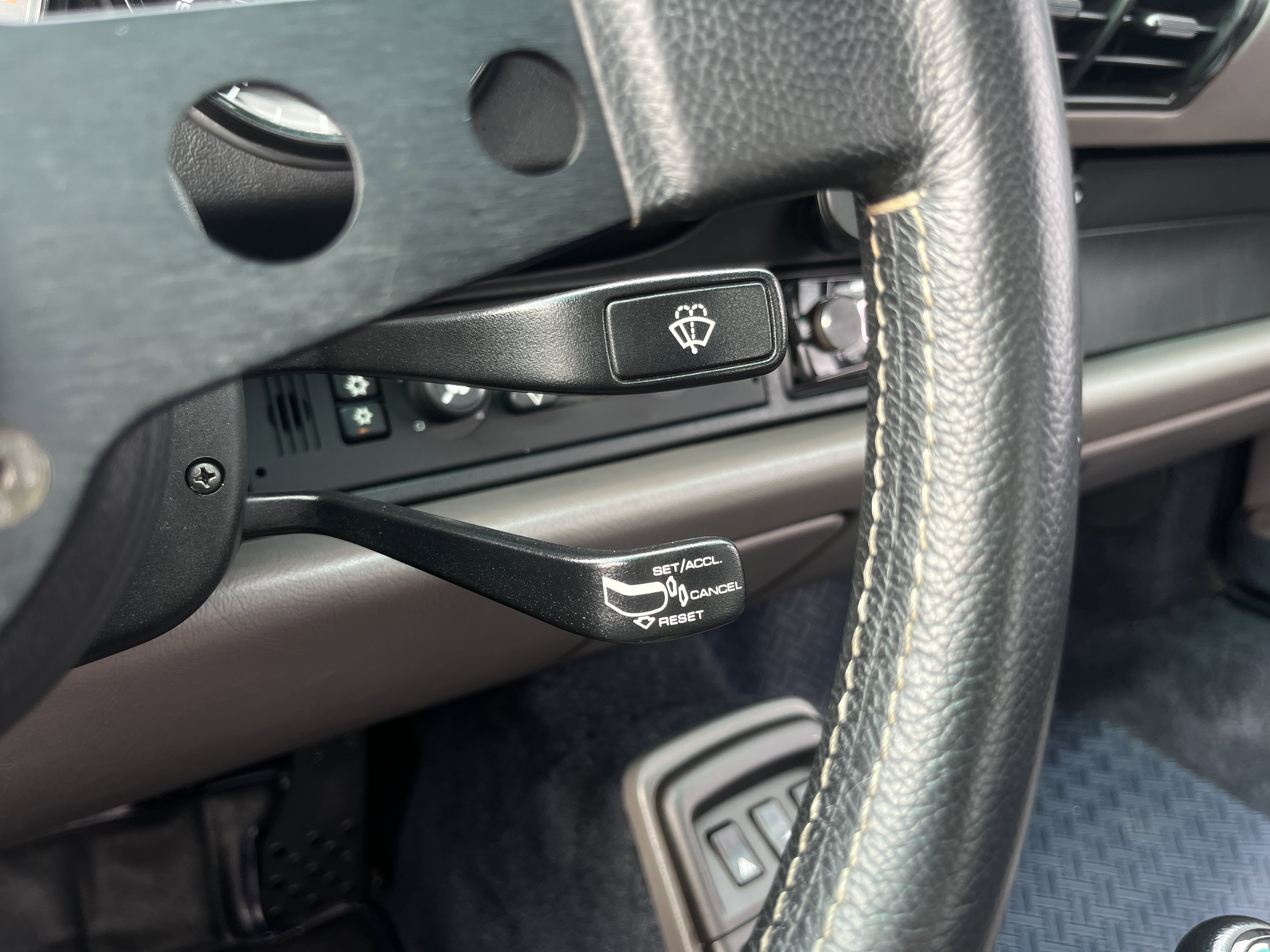 Used 1992 Porsche 911 Carrera image 24