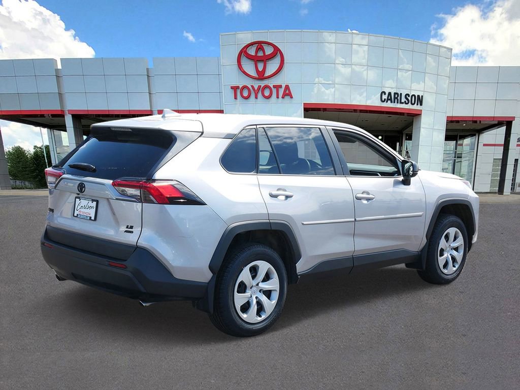 Certified 2022 Toyota RAV4 LE AWD/4WD image 5