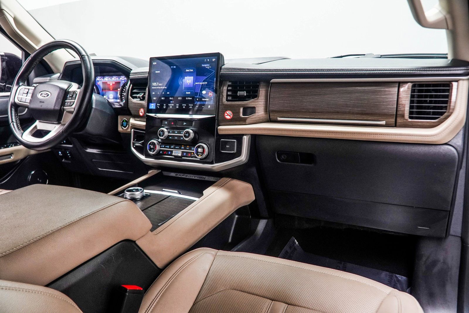 Used 2024 Ford Expedition Max Limited RWD image 16