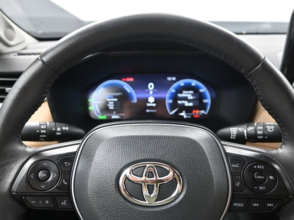 Used 2023 Toyota RAV4 Limited image 15