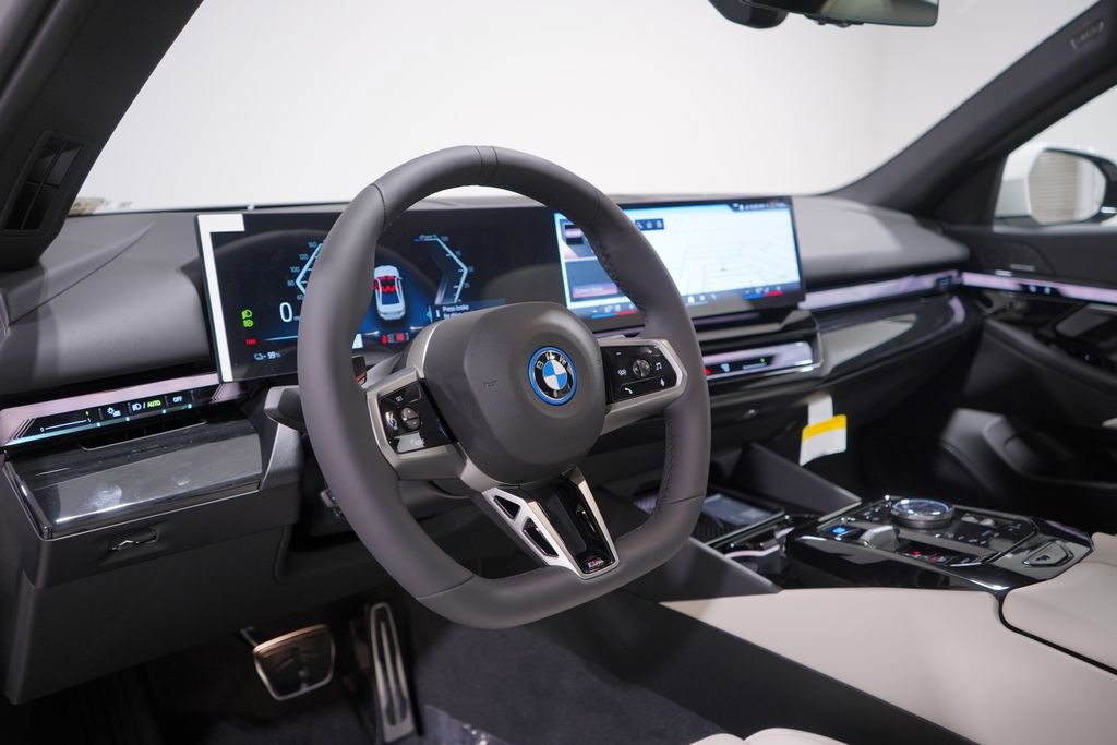 New 2026 BMW i5 eDrive40 w/ M Sport Package image 6