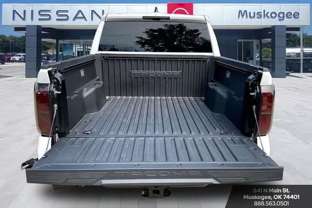 Used 2025 Toyota Tacoma TRD Sport AWD/4WD image 7