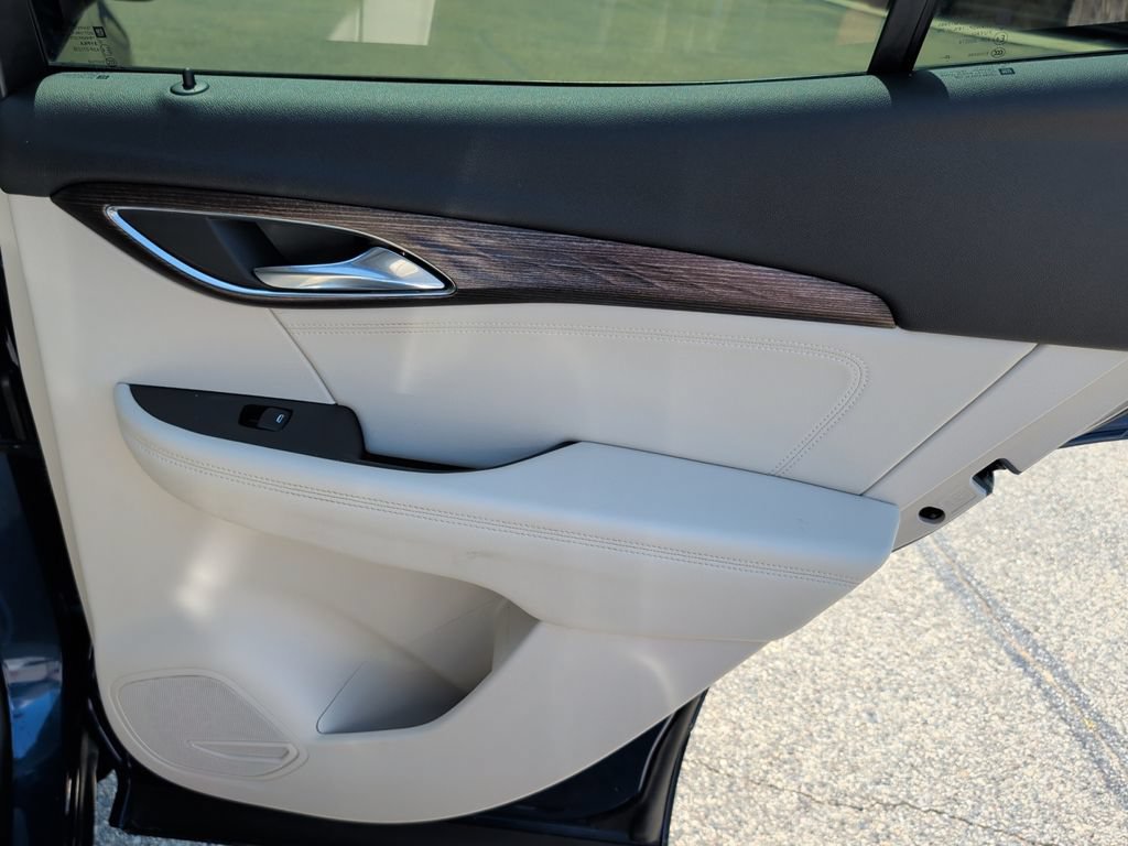 Used 2023 Buick Envision Avenir AWD/4WD image 34