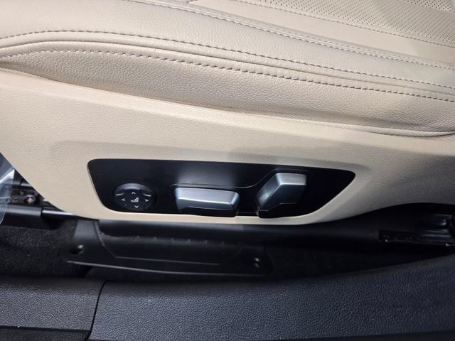 Used 2022 BMW 330e w/ Driving Assistance Package RWD image 25