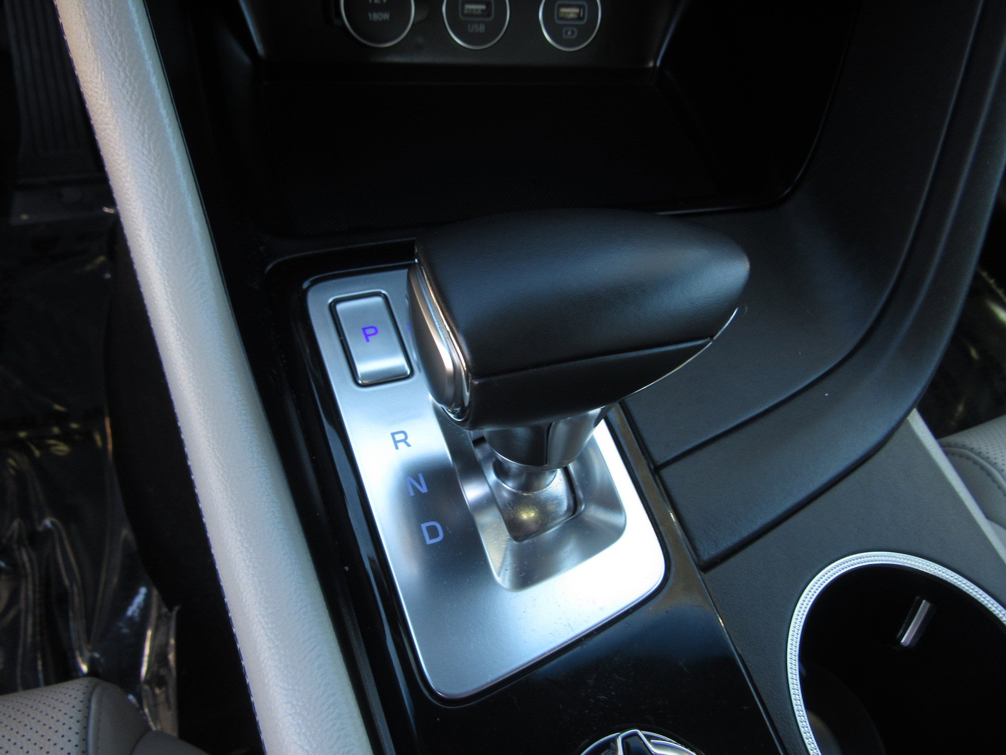 Used 2023 Genesis G70 2.0T image 18