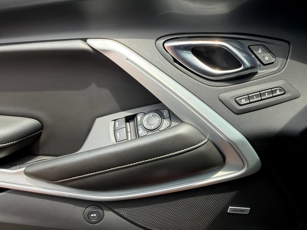 Used 2020 Chevrolet Camaro SS RWD image 11