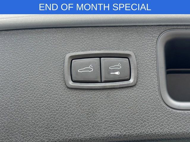 Used 2025 Porsche Macan image 14